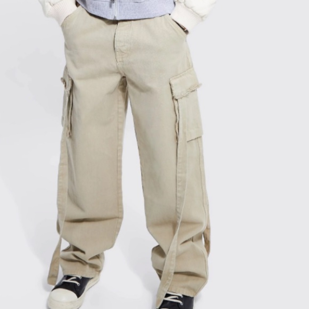 NWT Boohoo Man Khaki Cargo Jeans w Straps 32 Stone boohoo